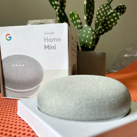 Google Home Mini - Picture 1 of 1